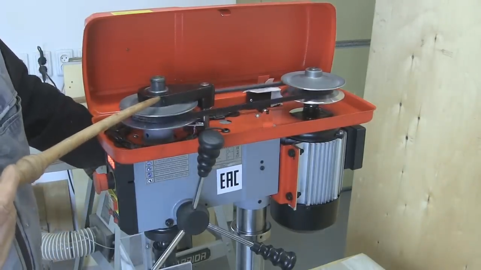 Настольный сверлильный станок JIB DP 30016B-VS. Driller JIB DP 30016B-VS