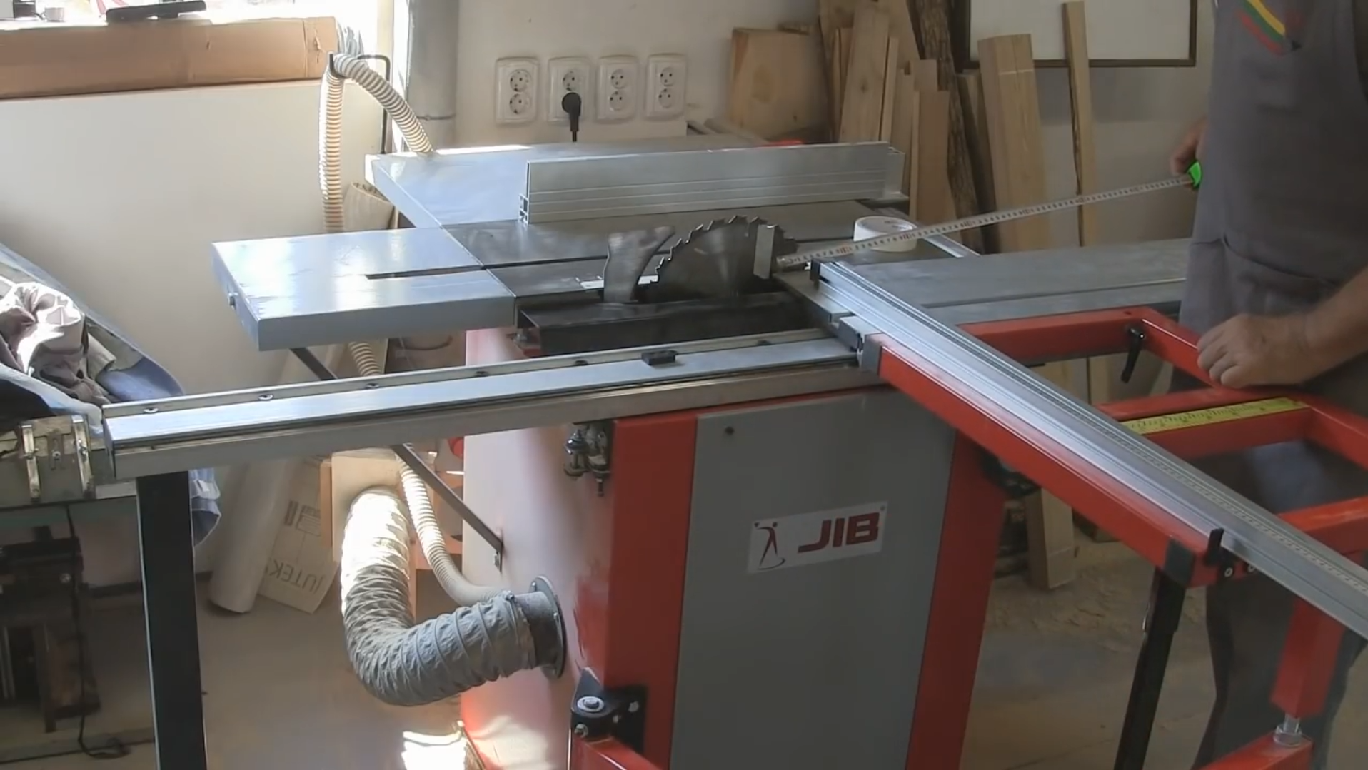 Длина каретки, ход и длина реза.