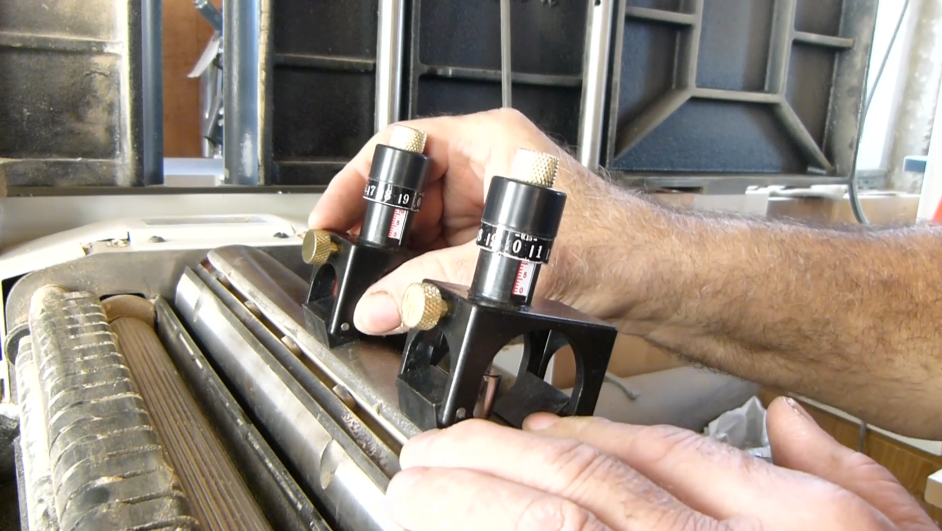 Как заменить и отрегулировать ножи на станке JIB PT310A