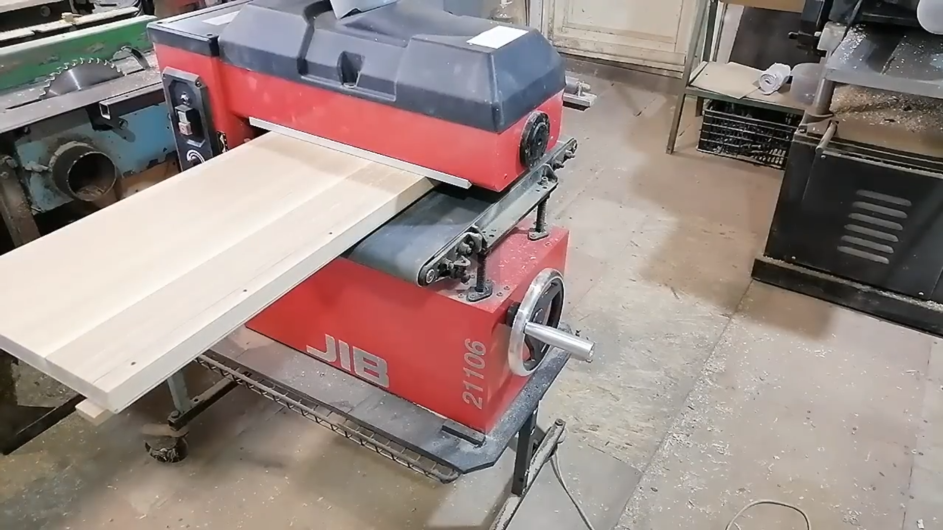 Шлифовка дерева ,станком JIB 21106