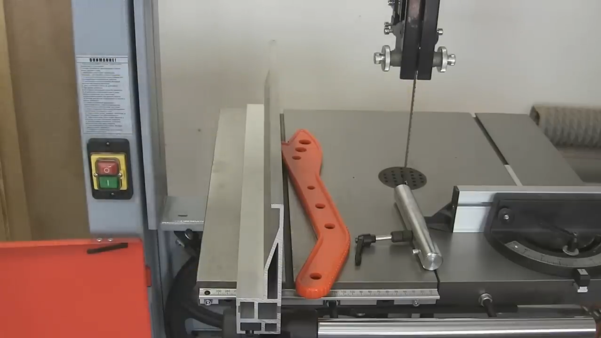 Ленточнопильные станки JIB MBS 350 и Makita LB 1200 F