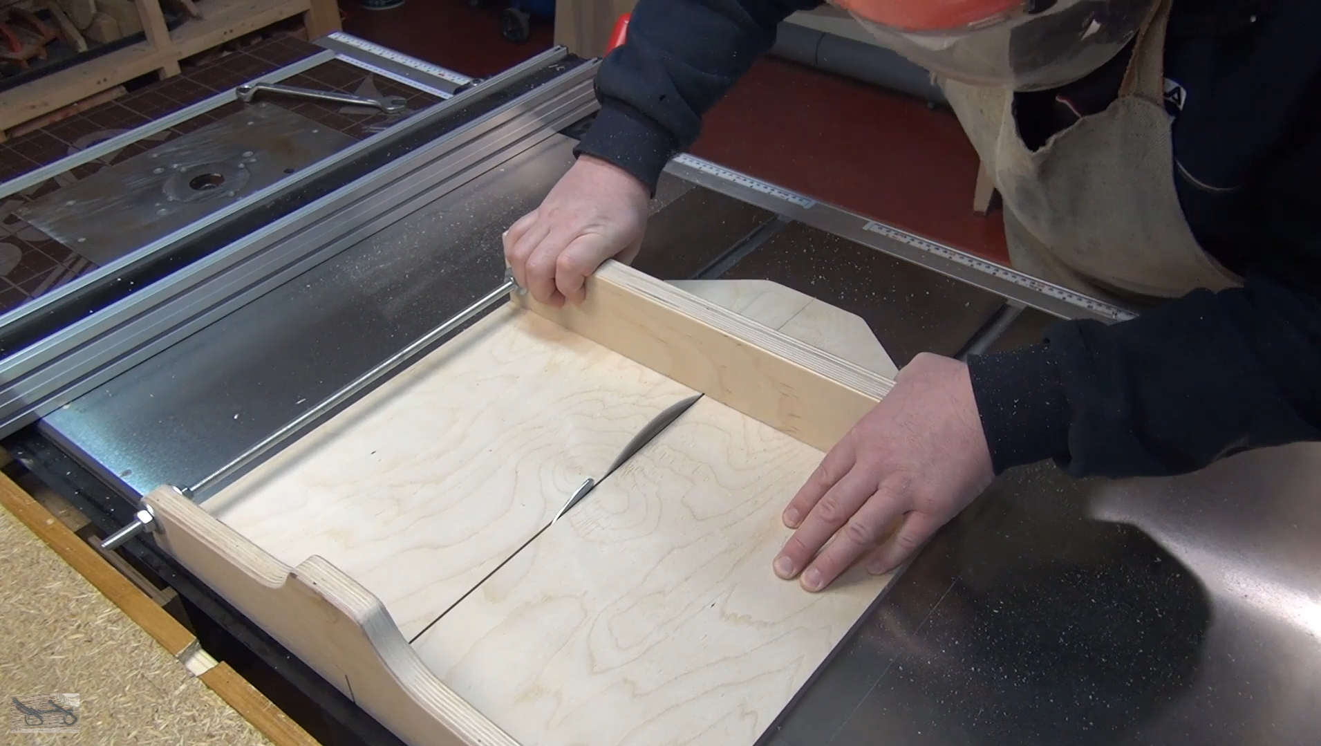 Торцовочная каретка для циркулярного станка