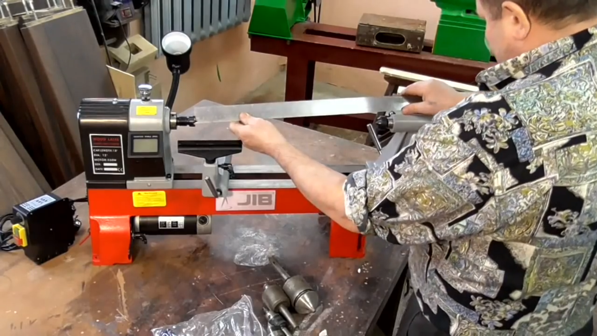 Токарный станок по дереву JIB WLB1218VDB