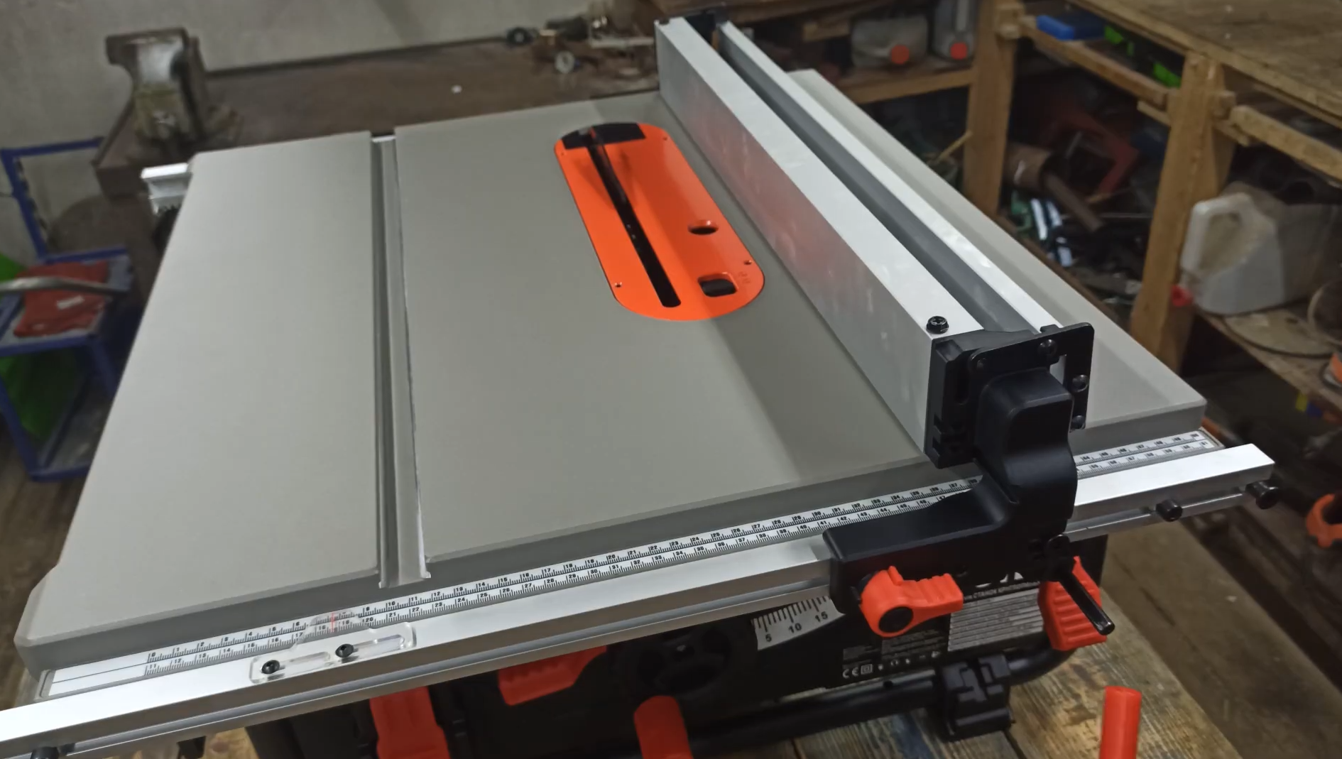 Помощник в мастерскую с которым всегда можно подзаработать денег.