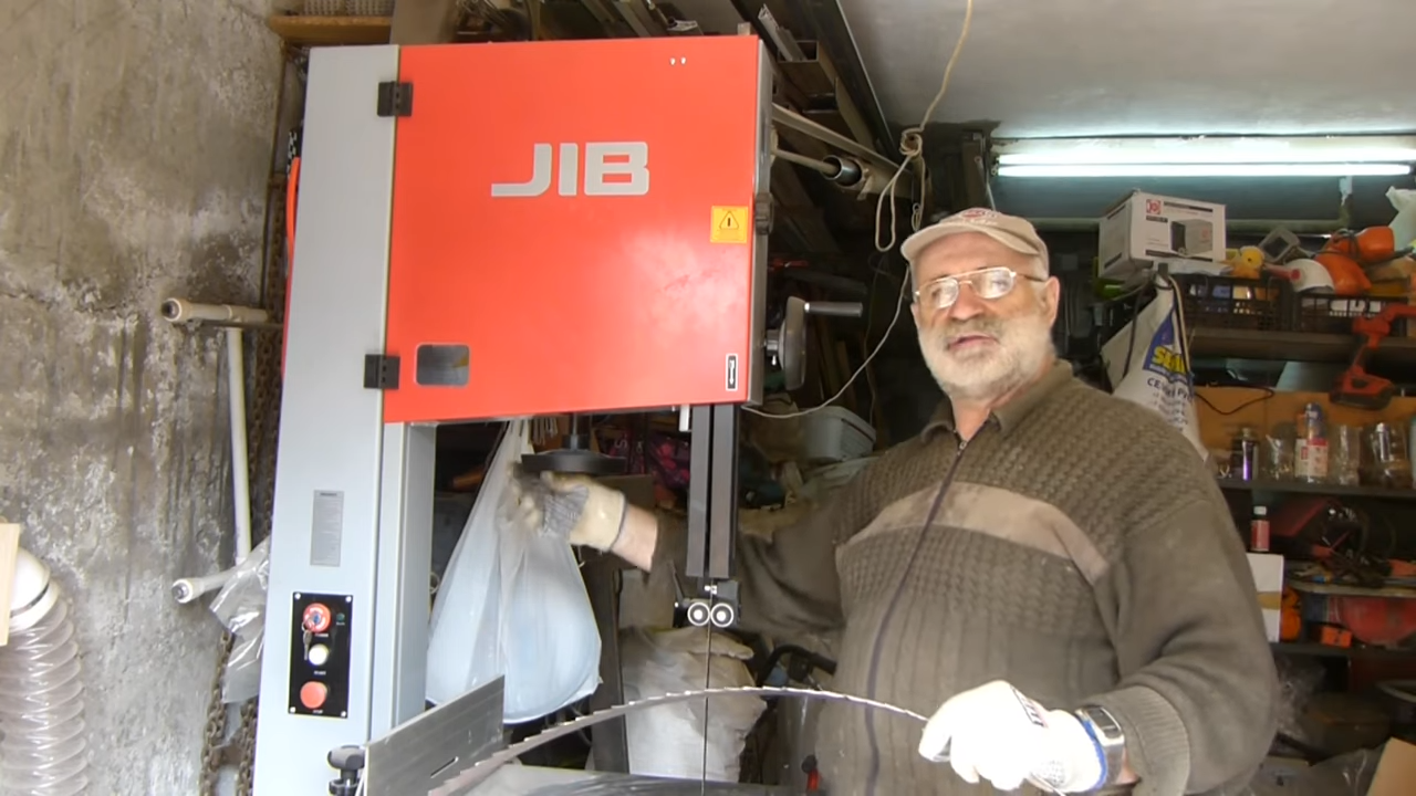 Ленточная пила JIB BS 450B и её возможности с пилорамной лентой + настройка ленты