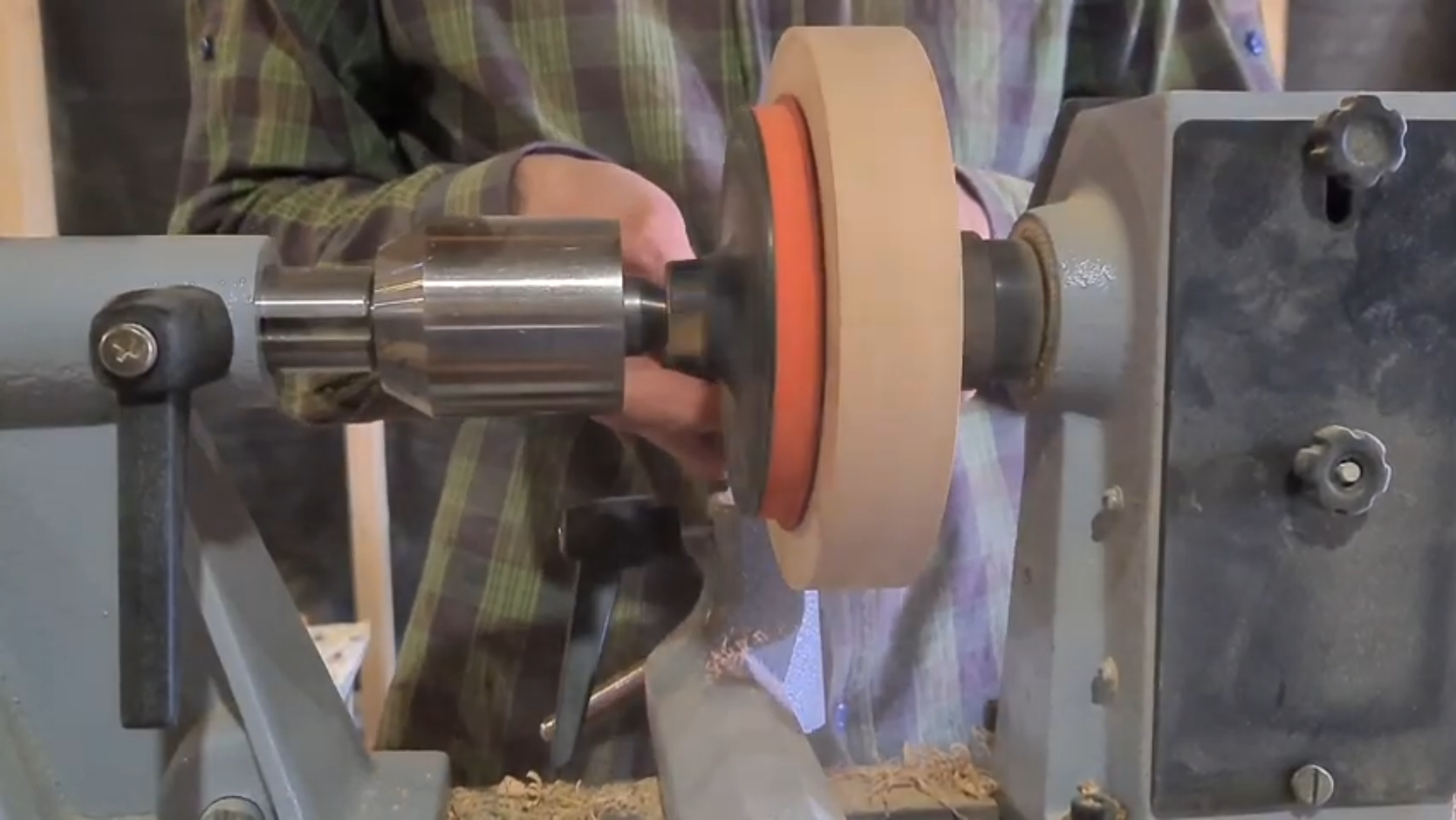Изготовление круга без фрезера. Круг на токарном станке без центровки.